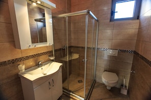 Bathroom - De Lux Apartments Luka (Bar)