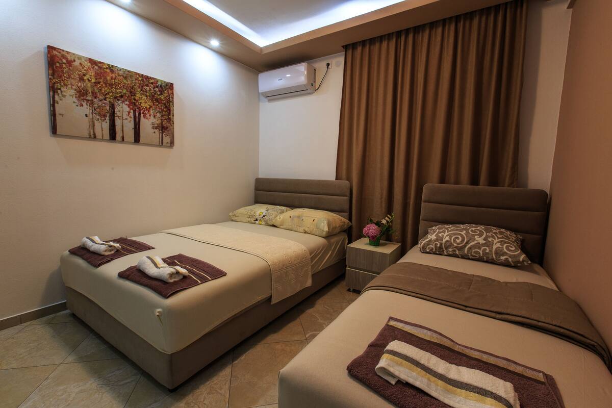 Studio for 3 (Ground floor 2) | Bàn, phòng cách âm, truy cập Internet không dây miễn phí