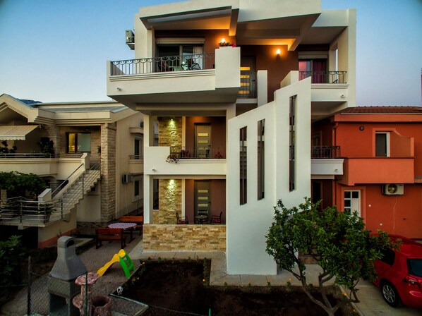 Property entrance - De Lux Apartments Luka (Bar)