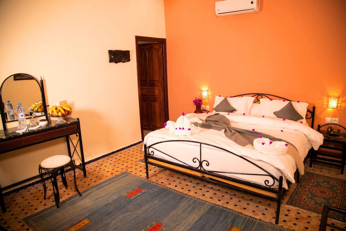 Standard Double Room, Garden View | WiFi (free), bed sheets