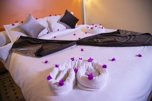 Standard Double Room, Garden View | Free WiFi, bed sheets