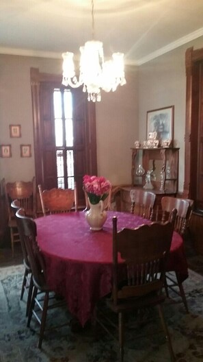 Dining - Smithville Historical Museum and Inn (Smithville)