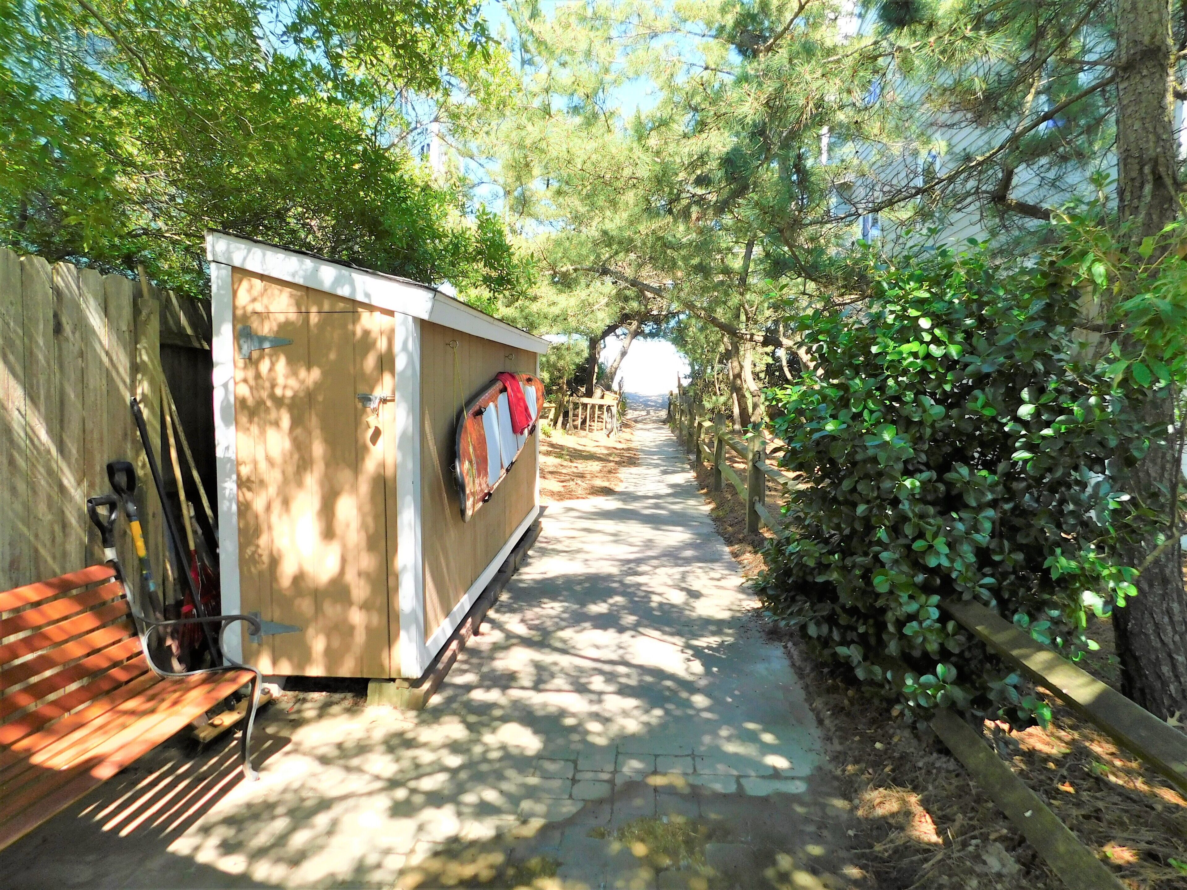 Barrett/162: 3  BR, 2  BA House in Middlesex Beach, Sleeps 10