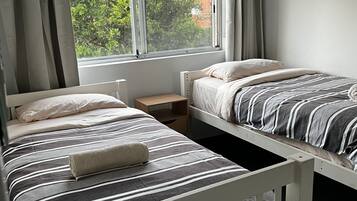 2 bedrooms, iron/ironing board, bed sheets