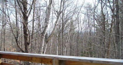 Cozy Retreat, kylpytynnyri, Wireless, lähellä Lovell, abuts White Mountains