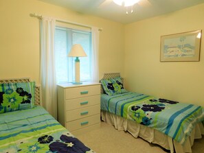 4 bedrooms, iron/ironing board, WiFi