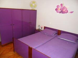 2 chambres, fer et planche à repasser, Wi-Fi, draps fournis