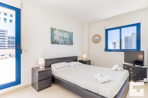 3 chambres, fer et planche à repasser, Wi-Fi gratuit, draps fournis