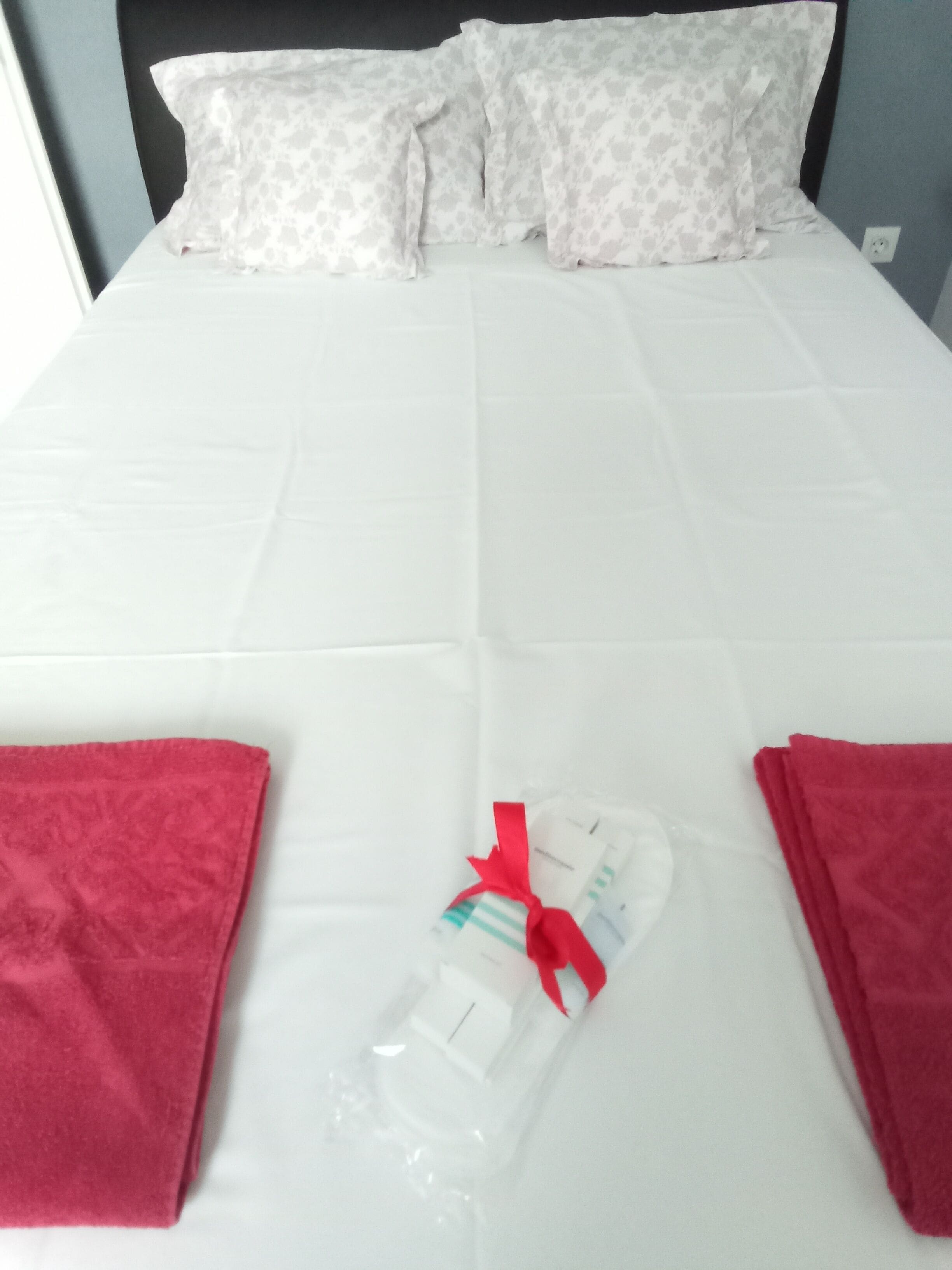 Comfort Apartment, Balcony, Partial Sea View | Premium bedding, individually decorated, individually furnished