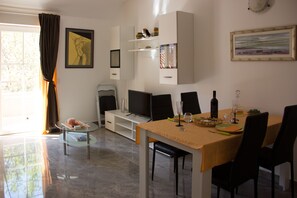 Studio | Living area | Flat-screen TV - Bmb Apartments - Senj (Senj)
