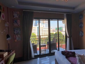 Habitación, 1 cama de matrimonio grande, balcón | Wifi gratis