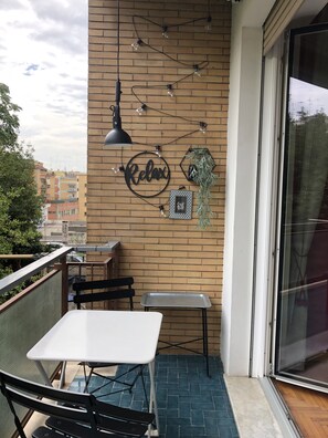 Outdoor dining - BREATH: RELAX NEAR THE VATICAN AND TRASTEVERE (Roma)