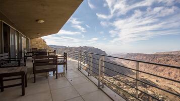 Economy Double or Twin Room, 1 Bedroom, Shared Bathroom | Balkoni