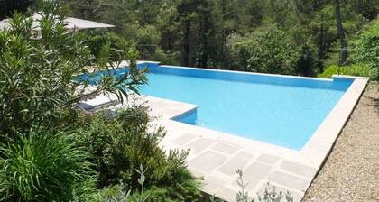 MONTAUROUX 30mn von Cannes Wohnung Anlage Terrasse Garten Privater Pool