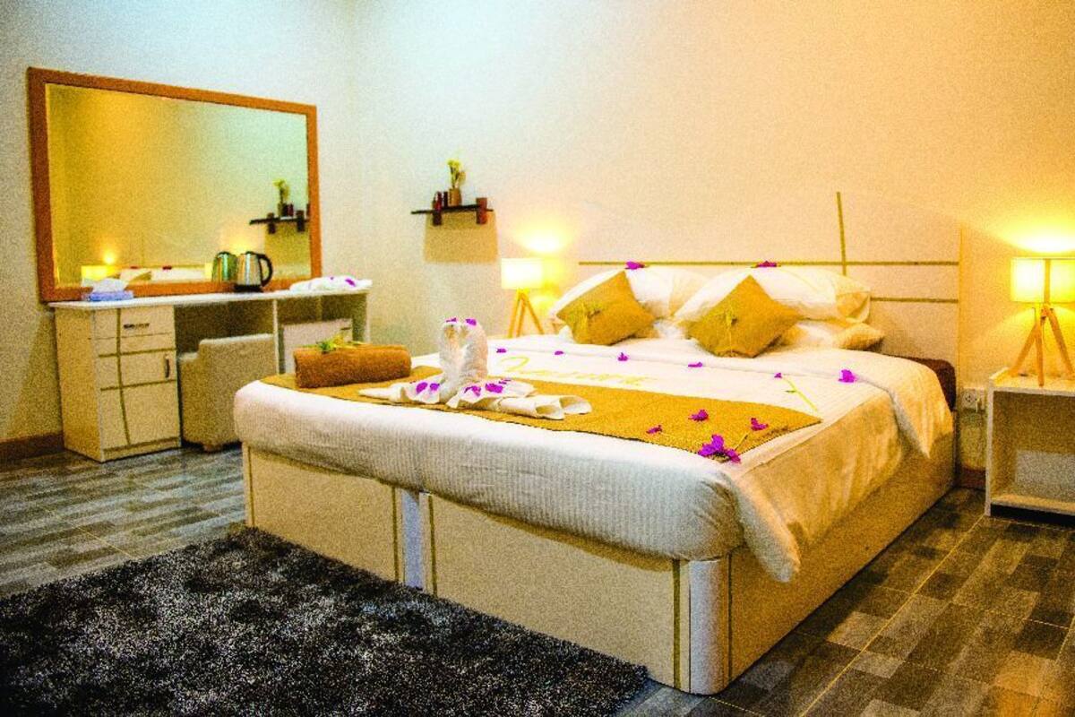 Premium bedding, minibar, in-room safe, desk