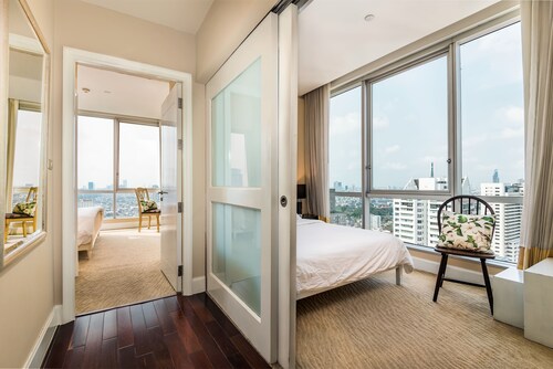 Serviced 2 Bed SCENIC SKY VILLAS with Pool and BTS