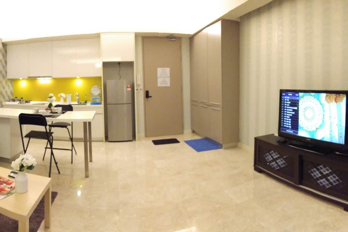 Classic Apartment, 1 Bedroom | 1 bedroom, laptop workspace, blackout drapes, soundproofing
