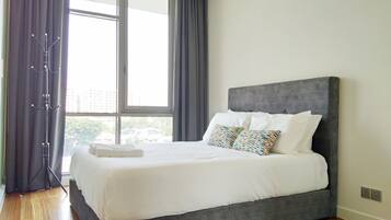 Apartemen Premier, 1 kamar tidur | 1 kamar tidur, ruang kerja ramah laptop, dan tirai kedap cahaya