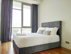 Premier Apartment, 1 Bedroom | Laptop workspace, blackout curtains, soundproofing, iron/ironing board - The Signature Service suite Mont Kiara by KLHomeSweet (Kuala Lumpur)