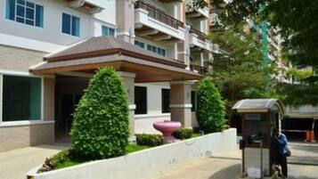 Pintu masuk properti