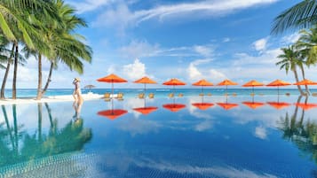 2 outdoor pools, sun loungers