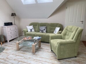 Unclassified image, 3 of 12, button