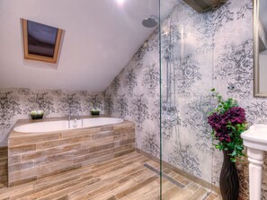 Luxury-Penthouse, 2 Schlafzimmer | Komfortbadewanne