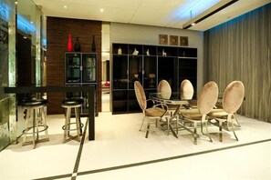 Dining - Al Nawras Tower (Manama)