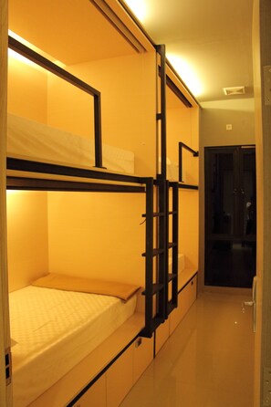 Desk, free WiFi, bed sheets