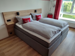 2 chambres, coffres-forts dans les chambres, lit parapluie, Wi-Fi