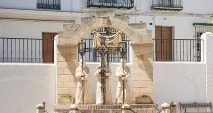 Awesome home in Arcos de la Frontera