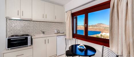 Deluxe Apartment | Private kitchen