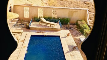 Tweepersoonskamer, uitzicht op zwembad (Chameaux) | Kameruitzicht