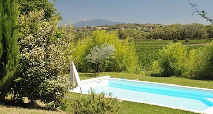 House with its own swimming pool between vaison and nyons .Aillan Hervé
