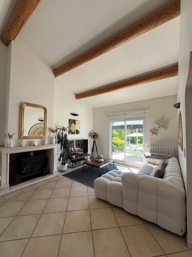 Near Avignon, Comfortable villa with private pool, in Provence 