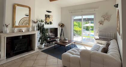 Near Avignon, Comfortable villa with private pool, in Provence
