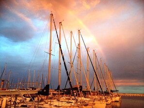 Marina - Waterfront Studio Cabin with sea-view terrace and direct beach access (La Londe-les-Maures)