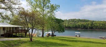 1,400 sf Lakefront Home with Nearby Boat Ramp & Marina