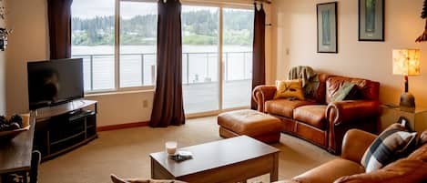 Smart-tv, een dvd-speler en boeken