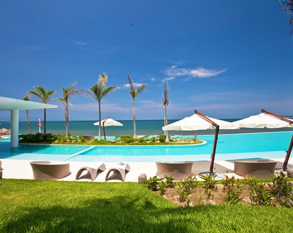 Piscine extérieure, piscine chauffée