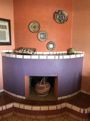 Interior - Casita 2 blocks from Mirador Beach, 24 hour Security, Pet Friendly Fenced Yard (Puerto Penasco)