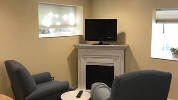 TV, fireplace, Netflix