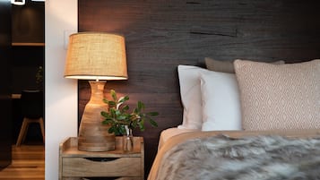 2 bedrooms, iron/ironing board, Internet, bed sheets