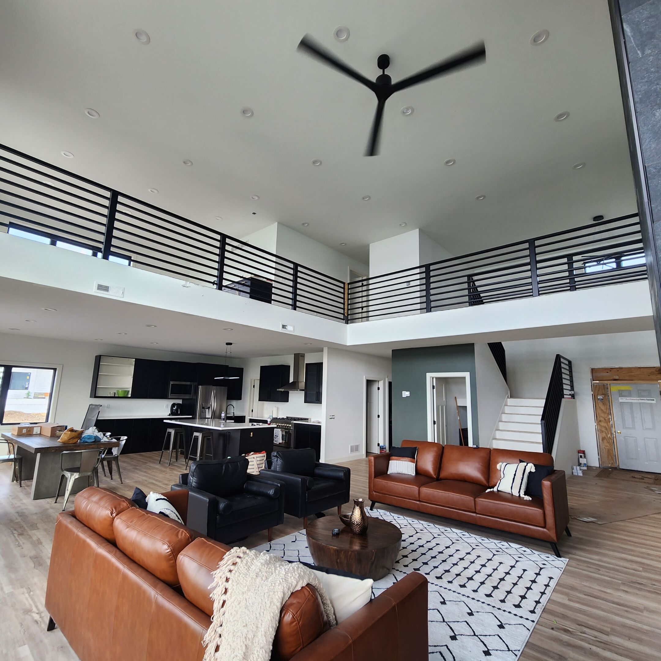 Smart TV, fireplace, stereo