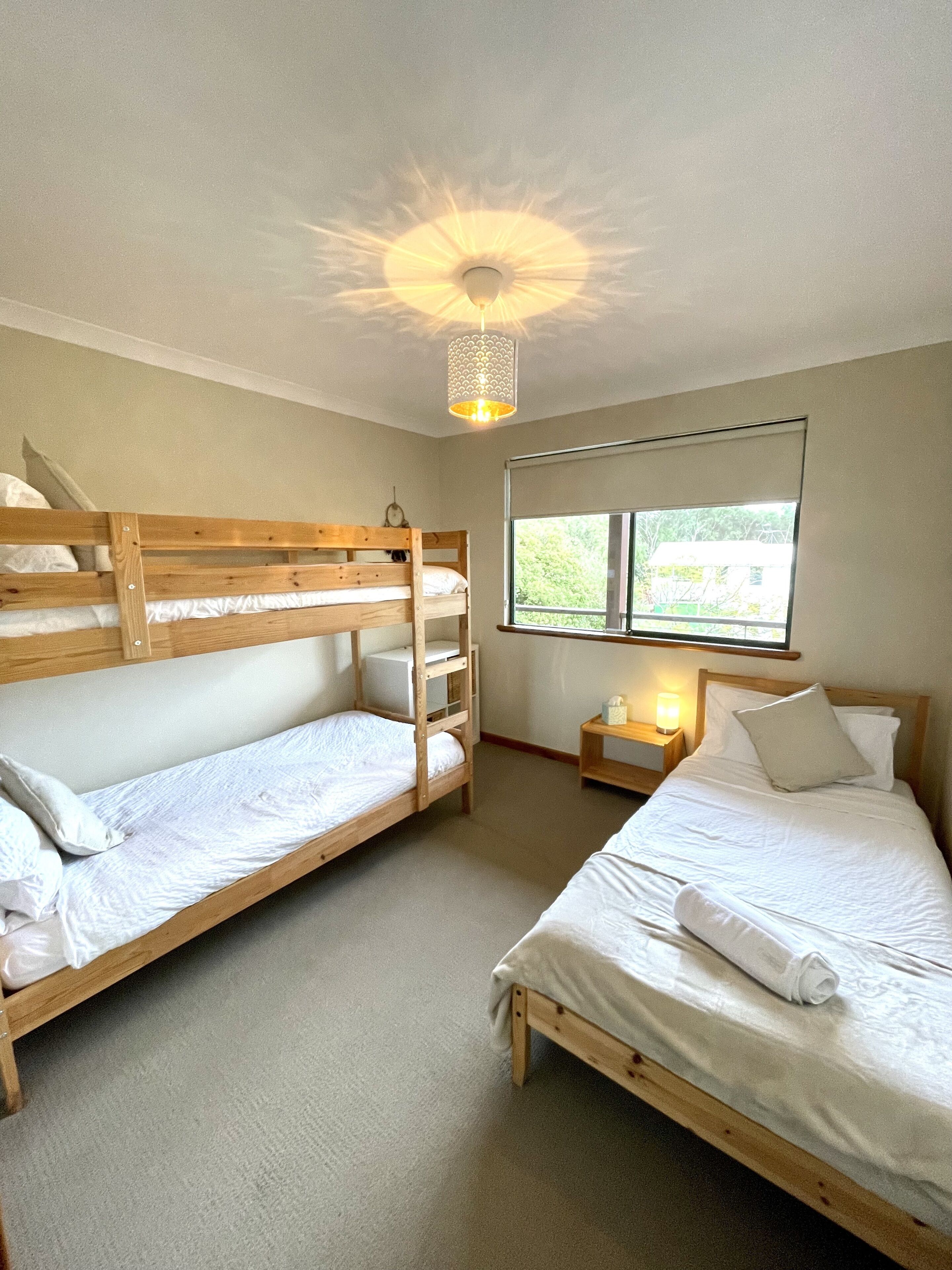 5 bedroom 2 bathroom family holiday home with views of Geographe Bay — image 16