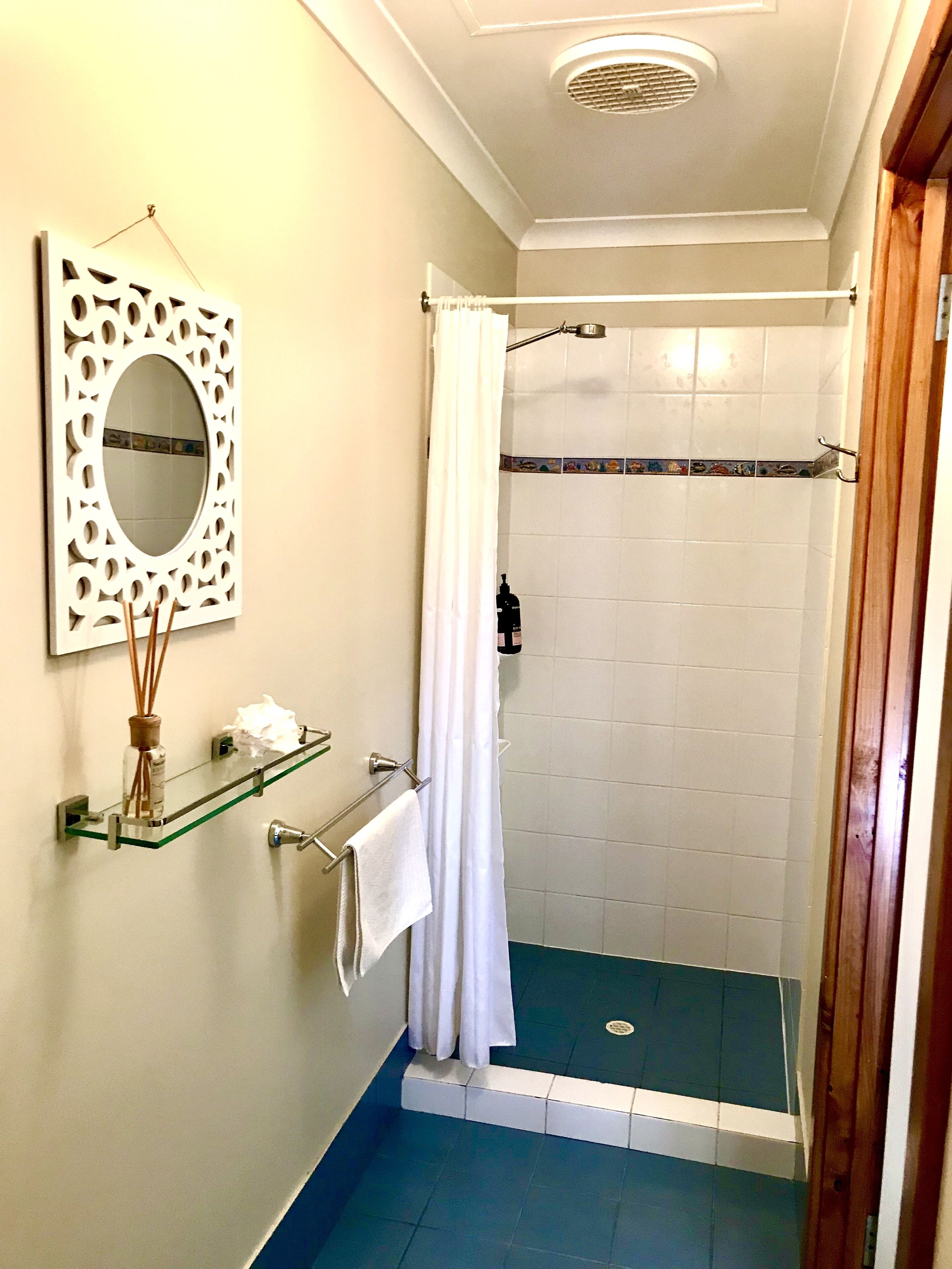 5 bedroom 2 bathroom family holiday home with views of Geographe Bay — image 24