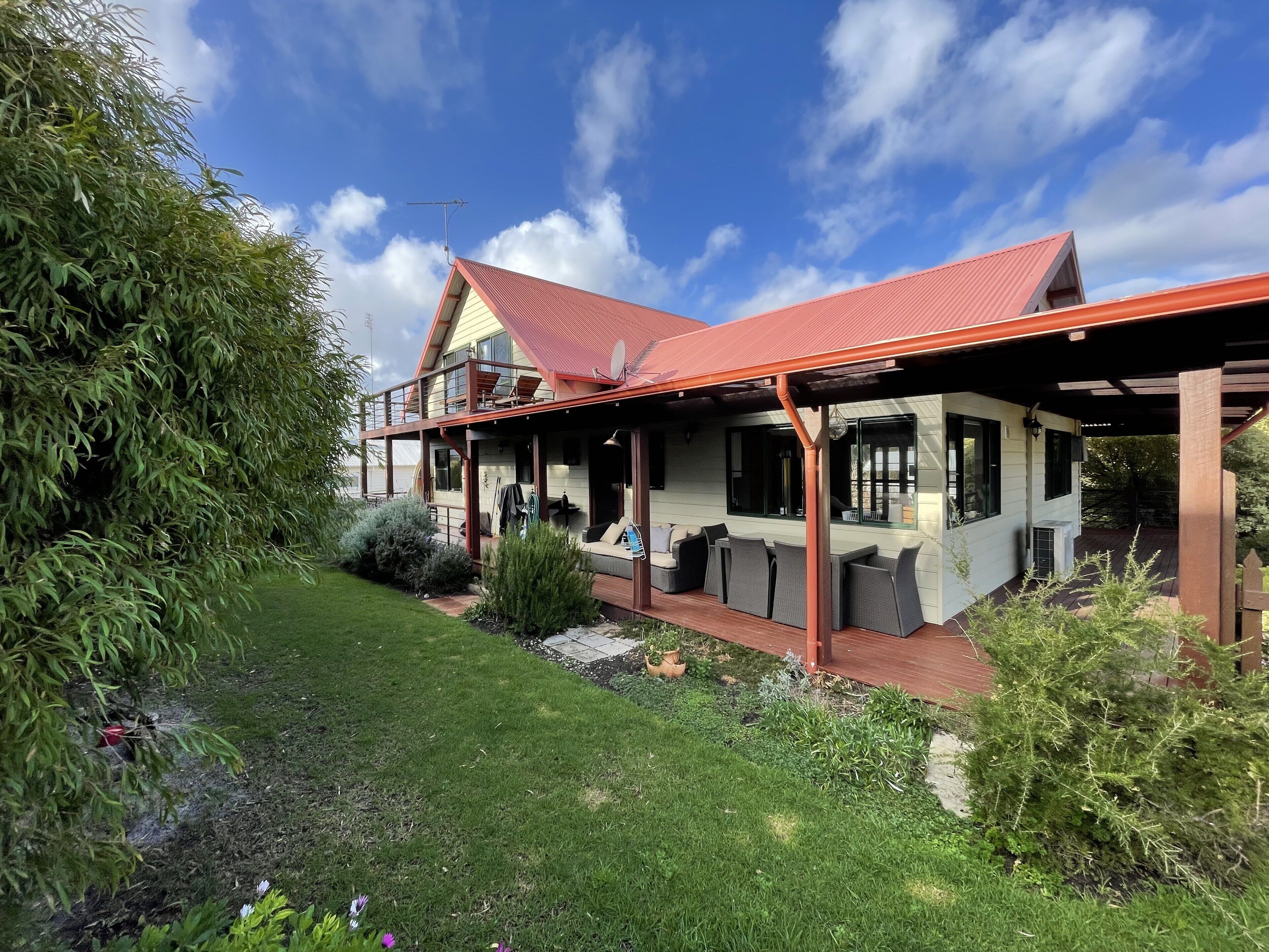5 bedroom 2 bathroom family holiday home with views of Geographe Bay — image 28