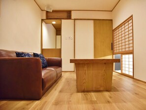 Private Vacation Home | Living room