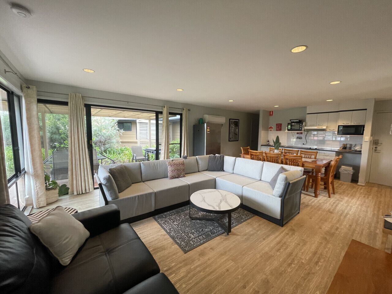 TV, Netflix, DVD player, streaming services