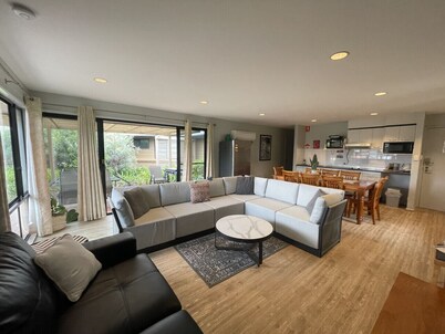 Golf & Beach Bliss: Book Direct in Salamander Bay